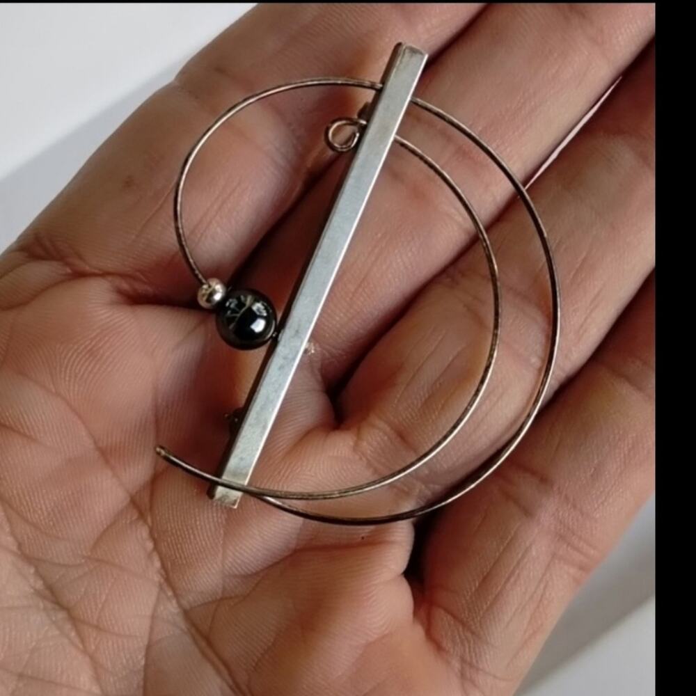 Sue Rosengard Modernist Fine Art Silver & Black Pearl Geometric Wire Bar Brooch